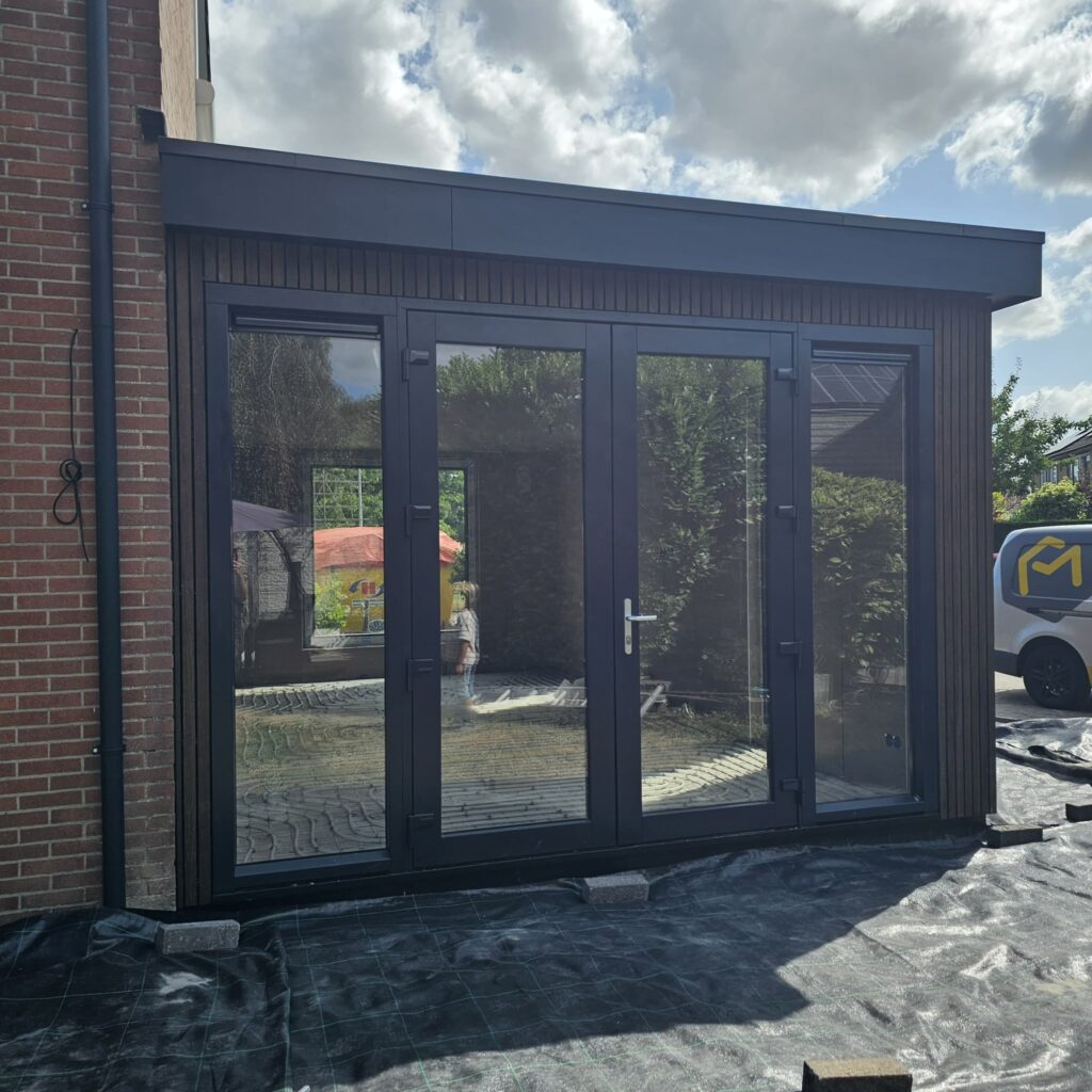 uitbouw woning glazen deuren