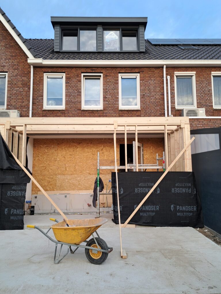 Plaatsing dakkapel en uitbouw bij een woning door Uitbouw Expert